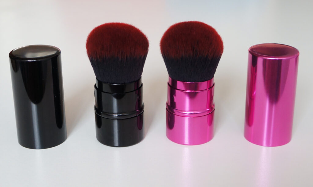 makeup brush retractable